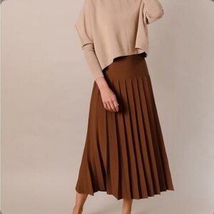 Apparalel Elegant Brown Pleated Knit Maxi Skirt size Medium
